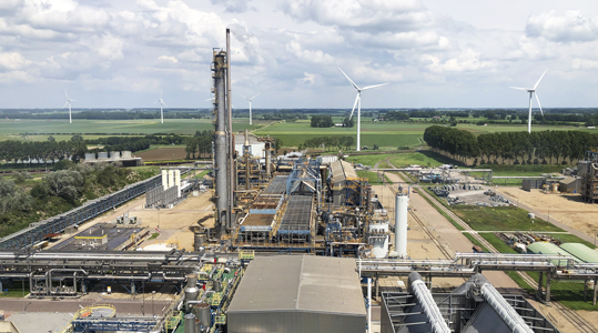 Kunstmestindustrie halveert uitstoot broeikasgas 